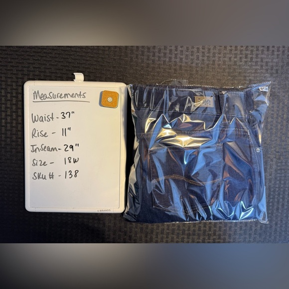 Lee Women's Dark Blue Ankle Jeans - Picture 8 of 8